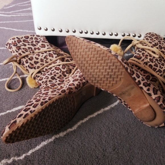 Animal Print/Leopard Print Fuzzy Kitten Heel Boots - Picture 4 of 6